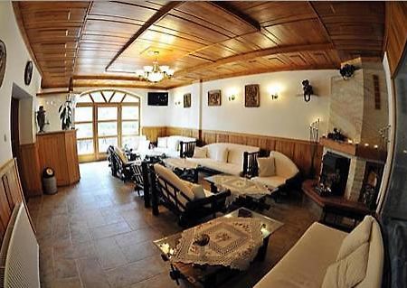 سولنوك Trojka Hotel Es Panzio المظهر الخارجي الصورة