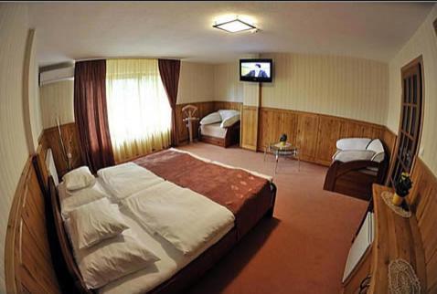 سولنوك Trojka Hotel Es Panzio الغرفة الصورة